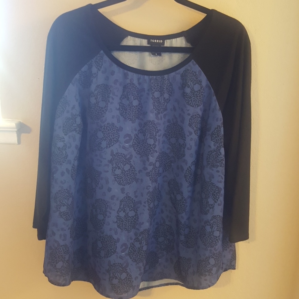 Raglan t-shirt style rayon leopard skull top